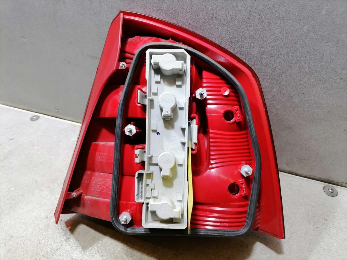 Skoda Octavia 2 1Z Rücklicht Rückleuchte Schlussleuchte links Fließheck Bj.2004